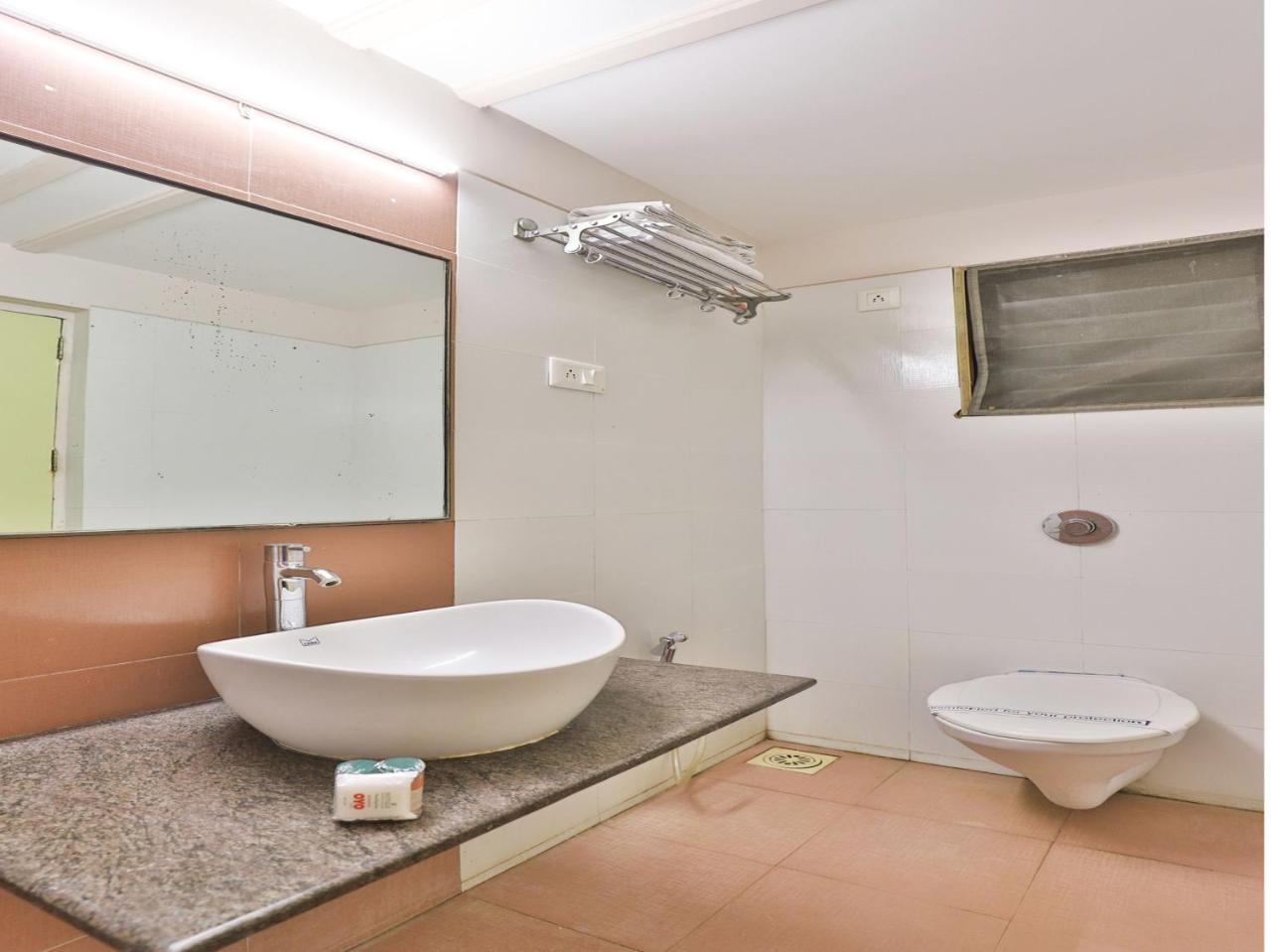 Oyo 4161 Hotel Shailly Inn Amhedabad Dış mekan fotoğraf